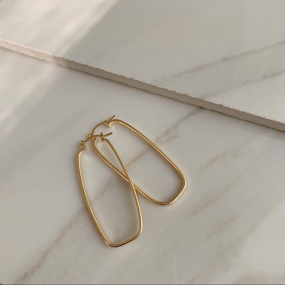 Flat Oval Hoops | 18k Gold Filled - Picture 4 of 6